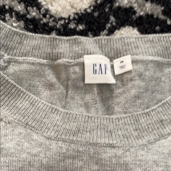 gap grey knit cold shoulder sweater - Picture 2 of 4